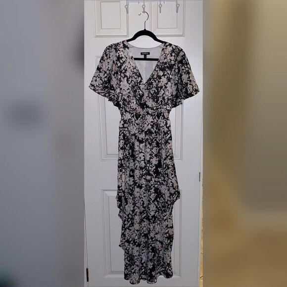 Express Dresses & Skirts - Express Floral Dress